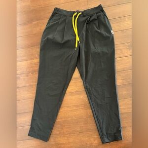 Bape Pants/Joggers (Ladies 2Tuck Tapered Pants in Black)